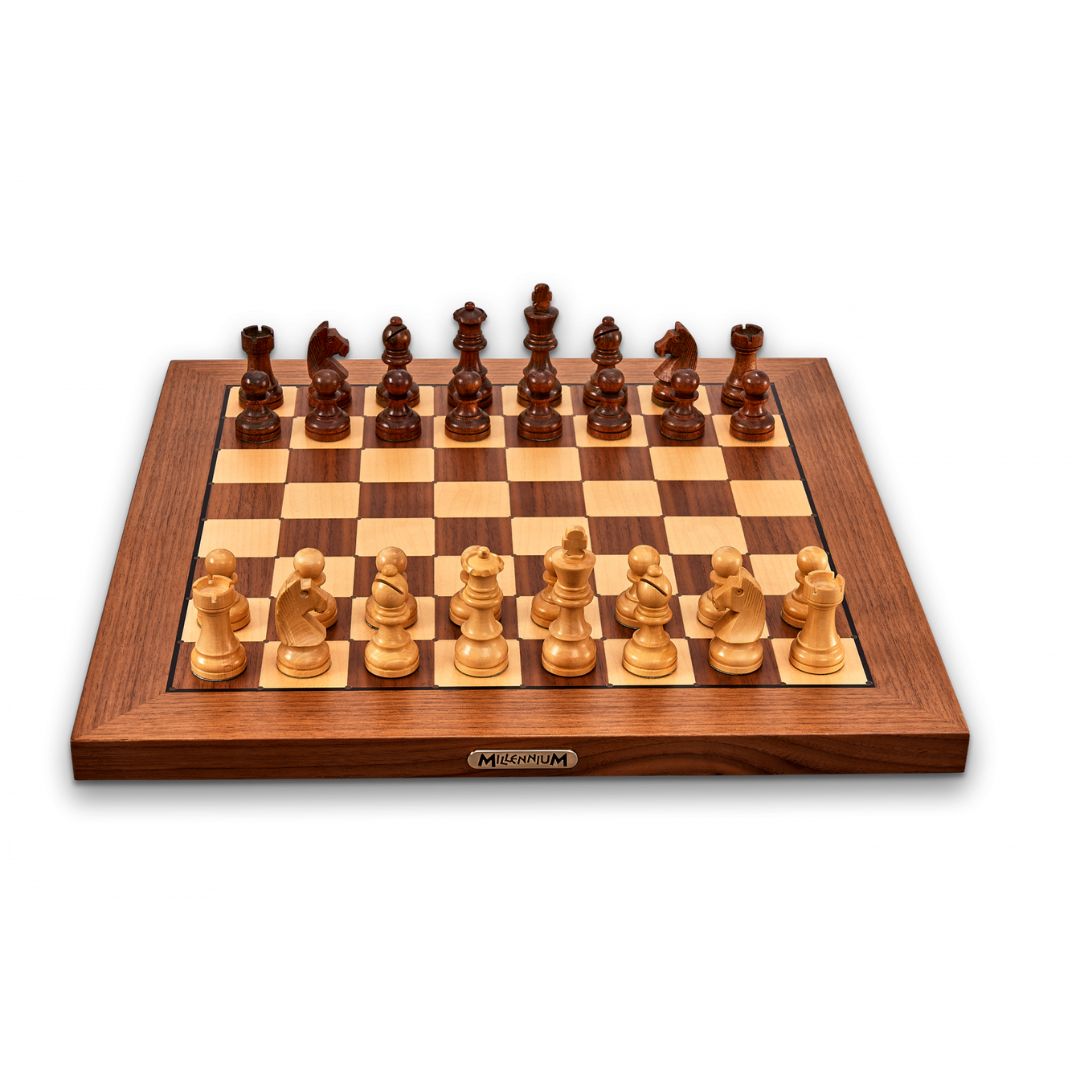 Millennium chess genius exclusive er den perfekte skakcomputer for kluspilleren der gernve vil blive bedre, da den kan spille så godt som en international mester