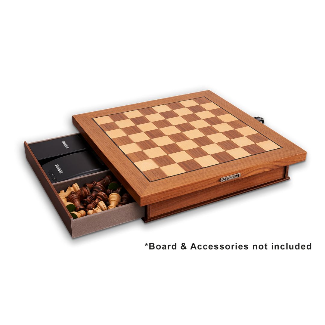 Millennium luxe cabinet med skakcomputer ovenpå og en åbenskuf med plads til chess link chess volt og elektroniske skakbrikker
